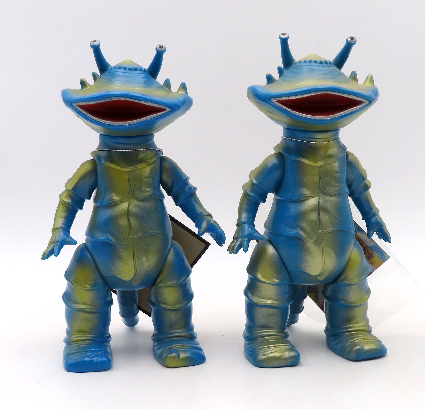 Kanegon bandaiBullmarkKanegonGrey6.jpg
