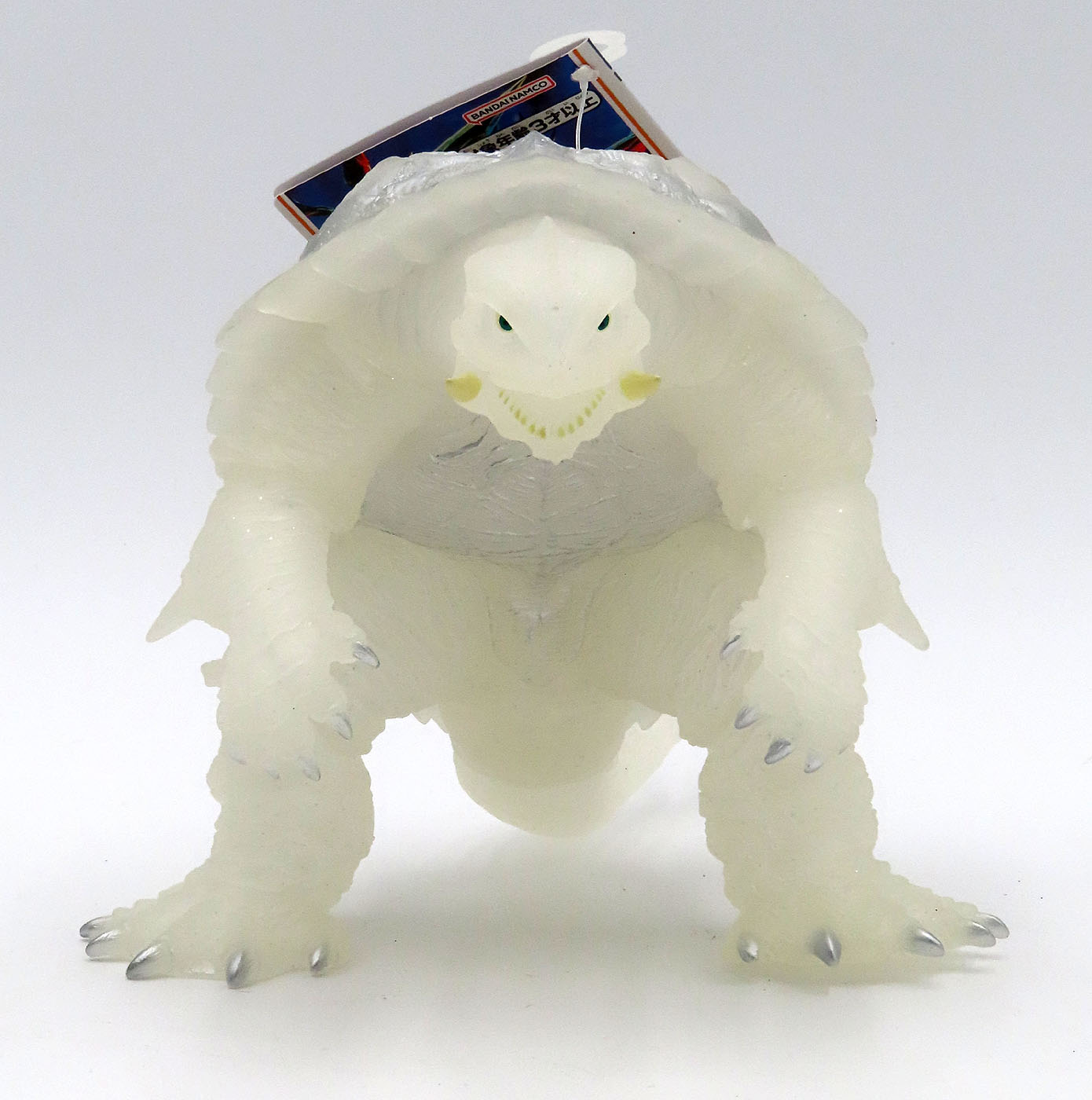 Gamera 1996 bandaiMedGamera2WhiteSilver1.jpg