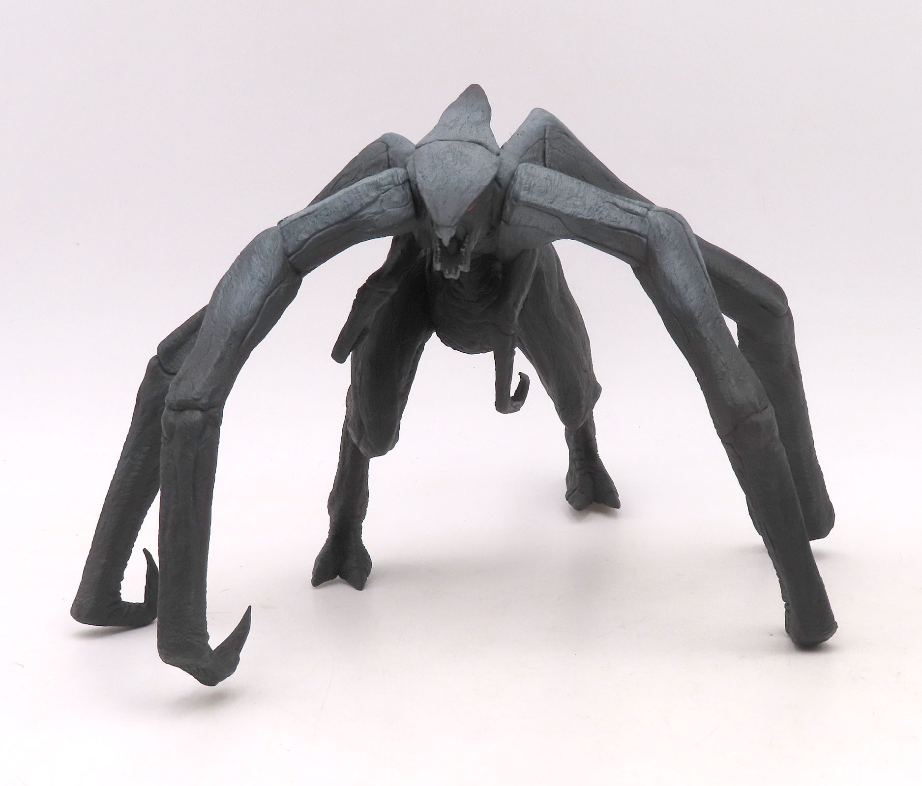 MUTO - Female bandaiMutoFemaleASet1.jpg