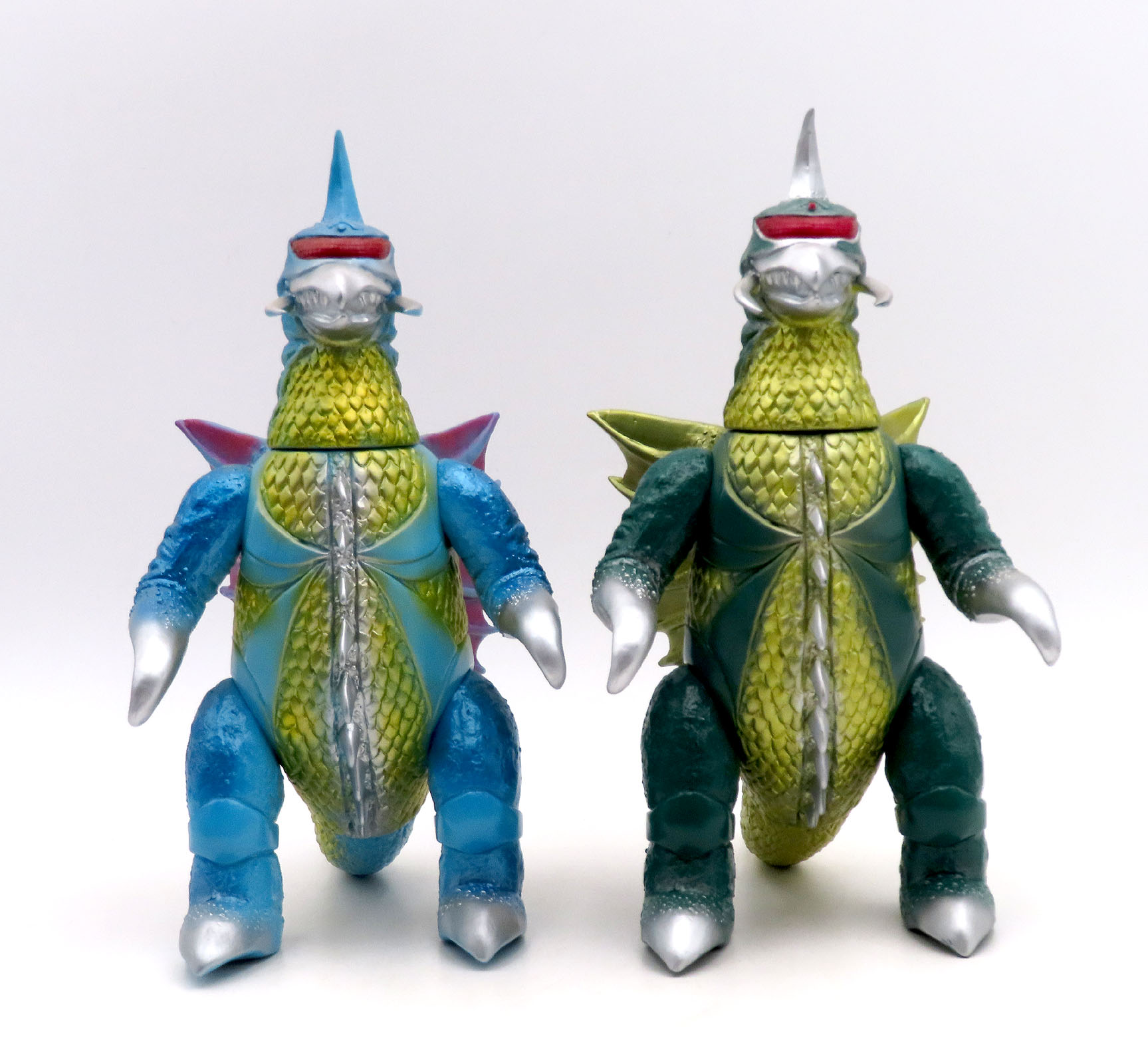 Gigan 1972 marmitVPGiganBlueGold5.jpg